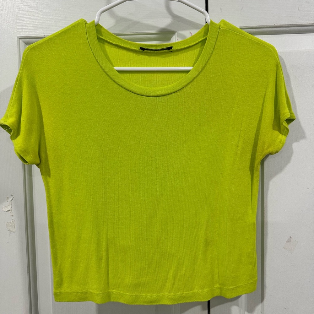 - Zara 
- Medium
- Neon green